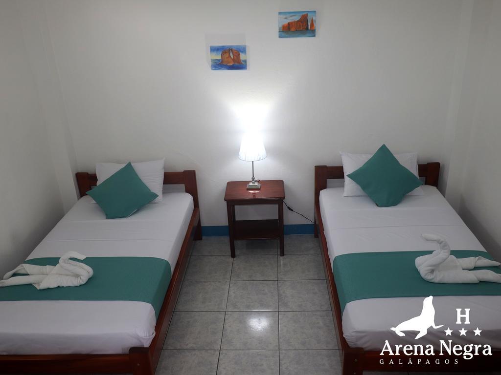Hostal Arena Negra Puerto Ayora  Extérieur photo