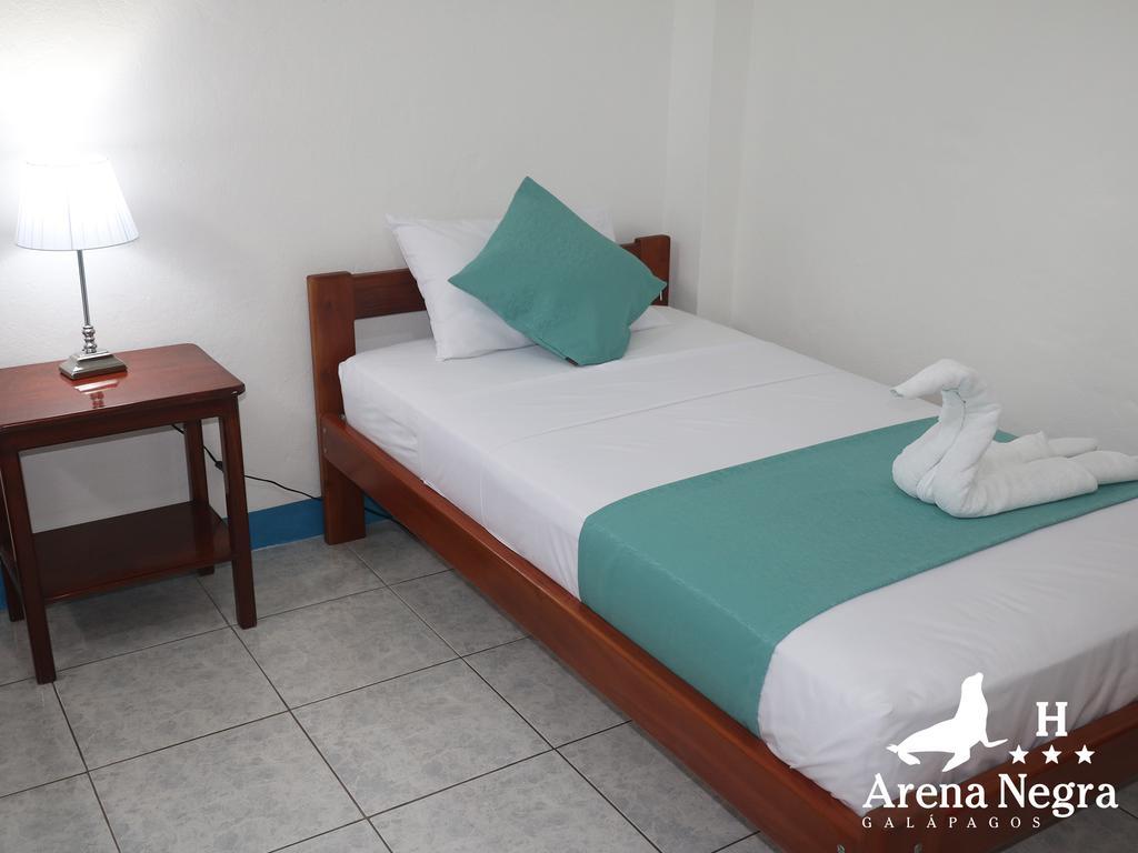 Hostal Arena Negra Puerto Ayora  Extérieur photo