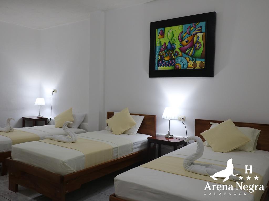 Hostal Arena Negra Puerto Ayora  Extérieur photo