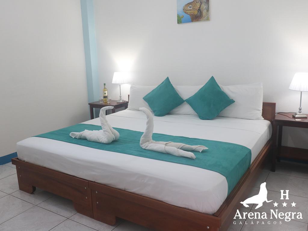 Hostal Arena Negra Puerto Ayora  Extérieur photo