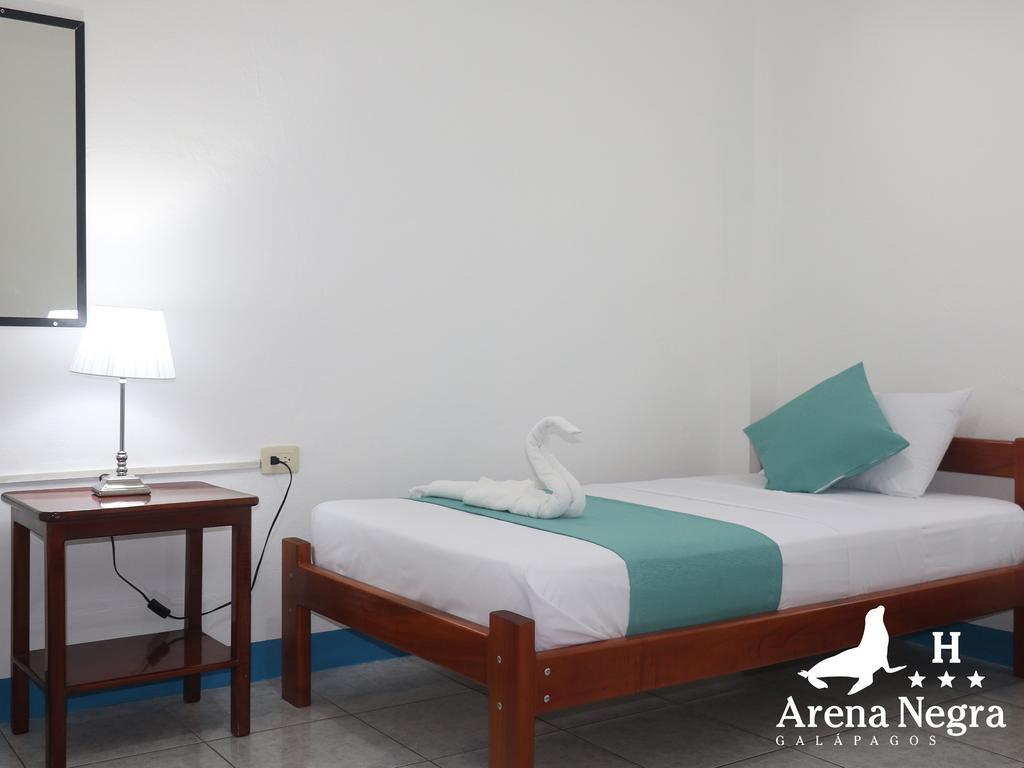 Hostal Arena Negra Puerto Ayora  Extérieur photo