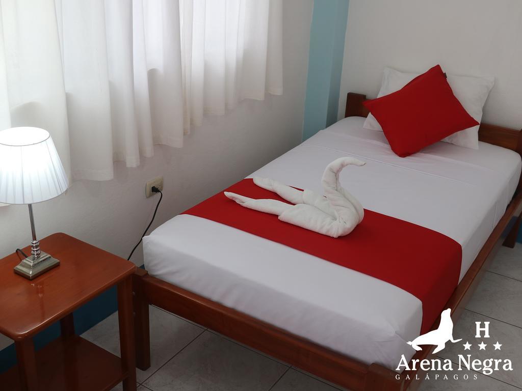 Hostal Arena Negra Puerto Ayora  Extérieur photo