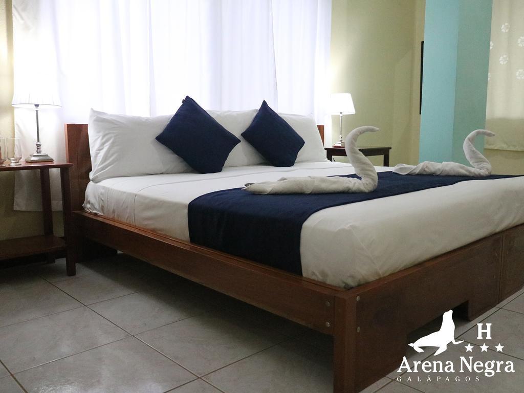 Hostal Arena Negra Puerto Ayora  Extérieur photo