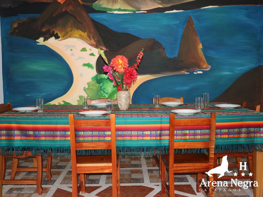 Hostal Arena Negra Puerto Ayora  Extérieur photo