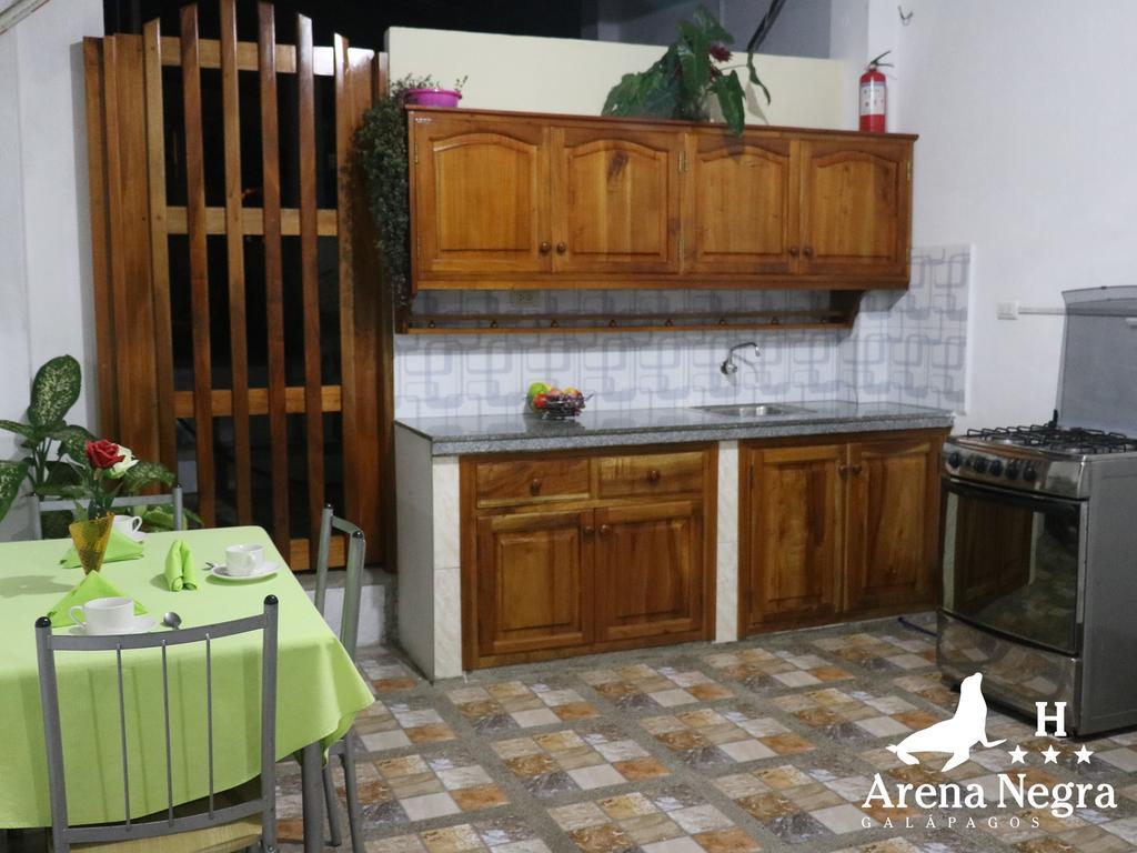 Hostal Arena Negra Puerto Ayora  Extérieur photo