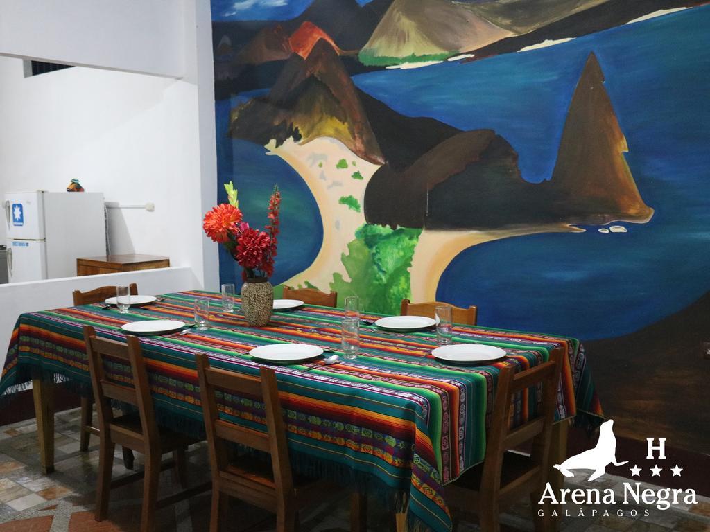 Hostal Arena Negra Puerto Ayora  Extérieur photo