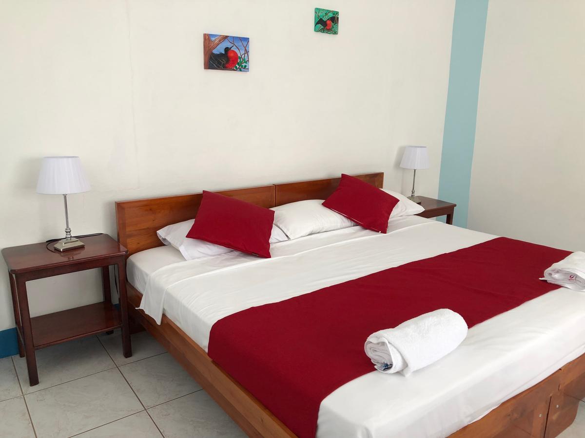 Hostal Arena Negra Puerto Ayora  Extérieur photo