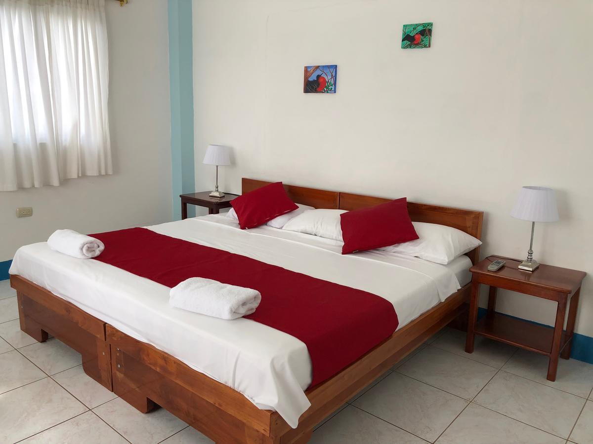 Hostal Arena Negra Puerto Ayora  Extérieur photo