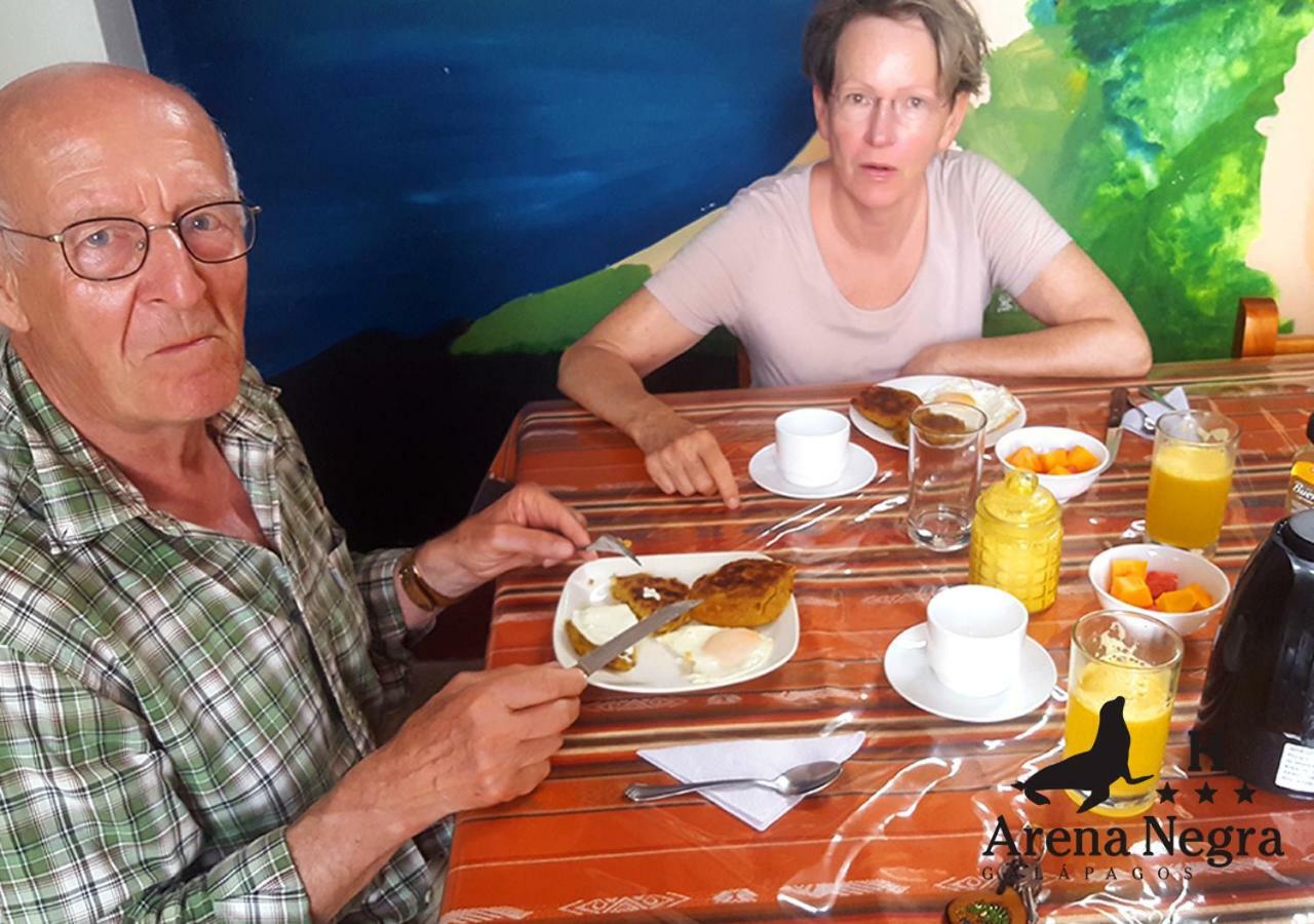 Hostal Arena Negra Puerto Ayora  Extérieur photo